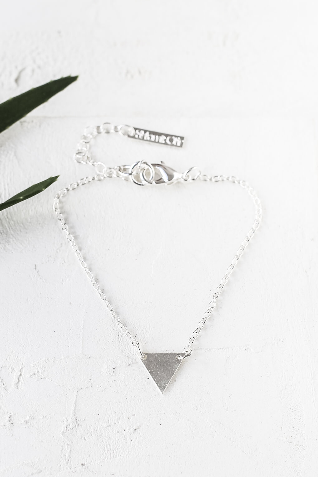 211902-Tiny Triangle Bracelet-2