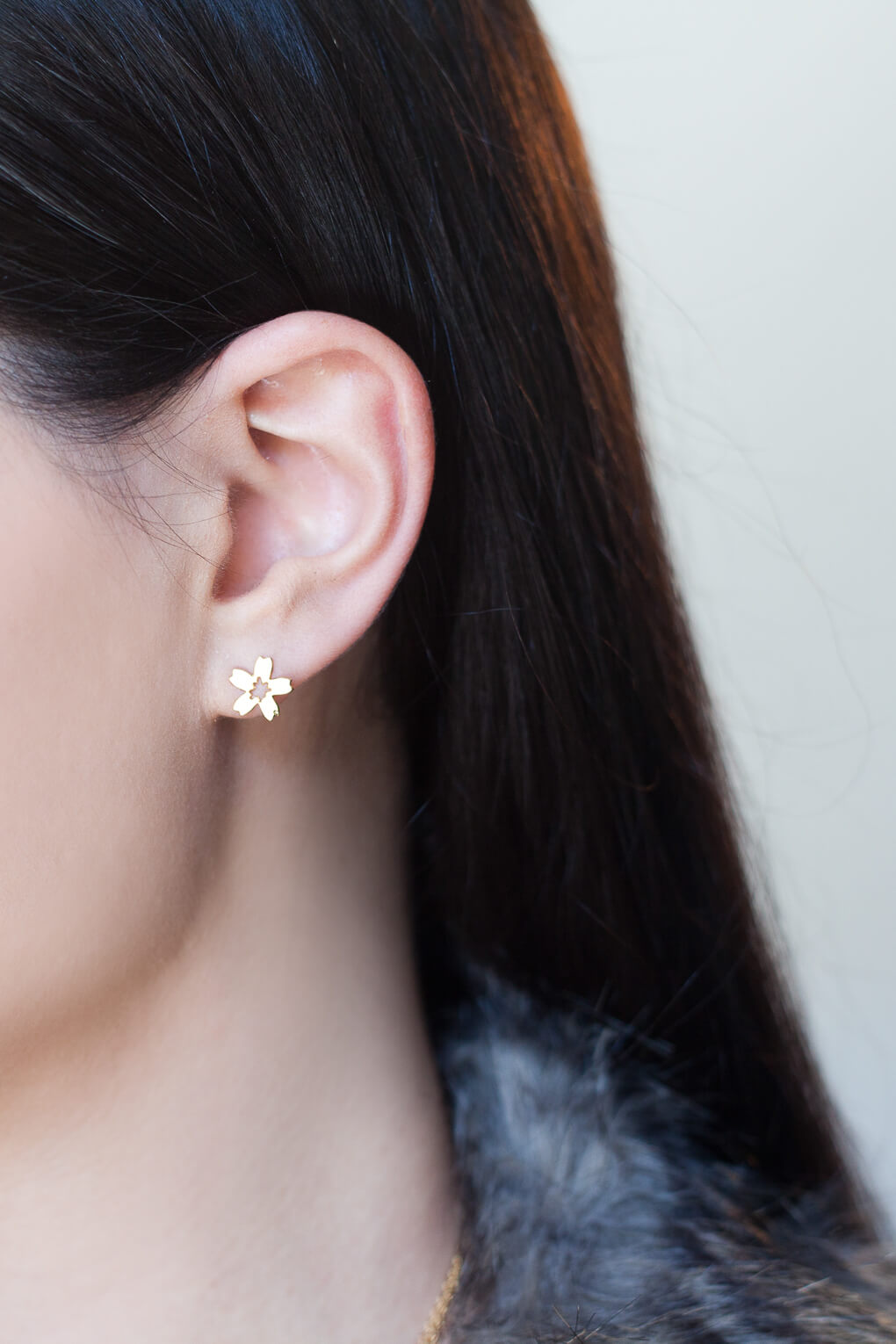 393952-Hanami Tiny Post Earrings-1