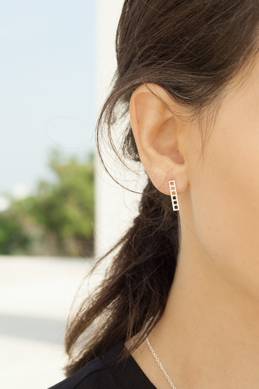 398082-Short Manhattan Post Earrings-1