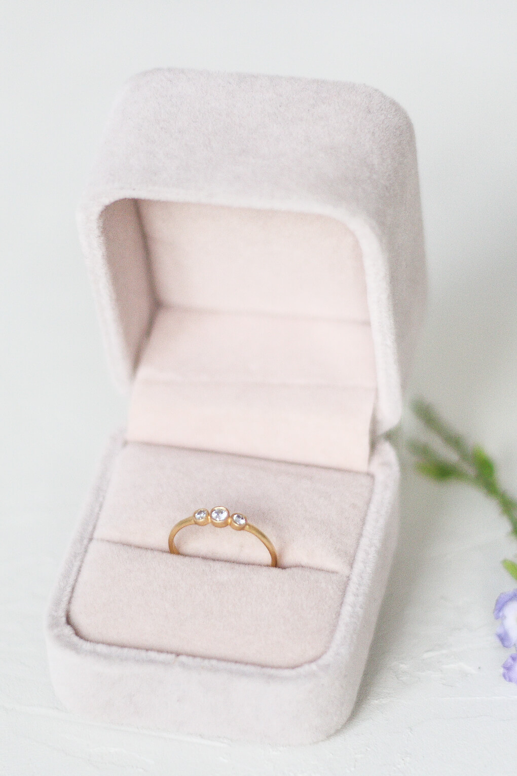 904414-14k Gold Round Three Stone Ring-1