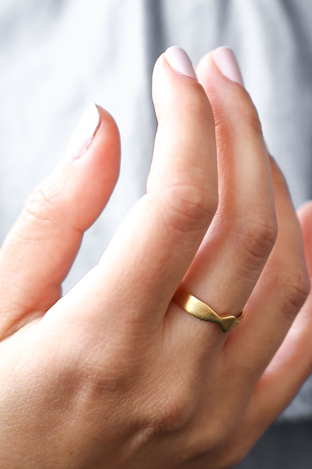 wide bow ring-7