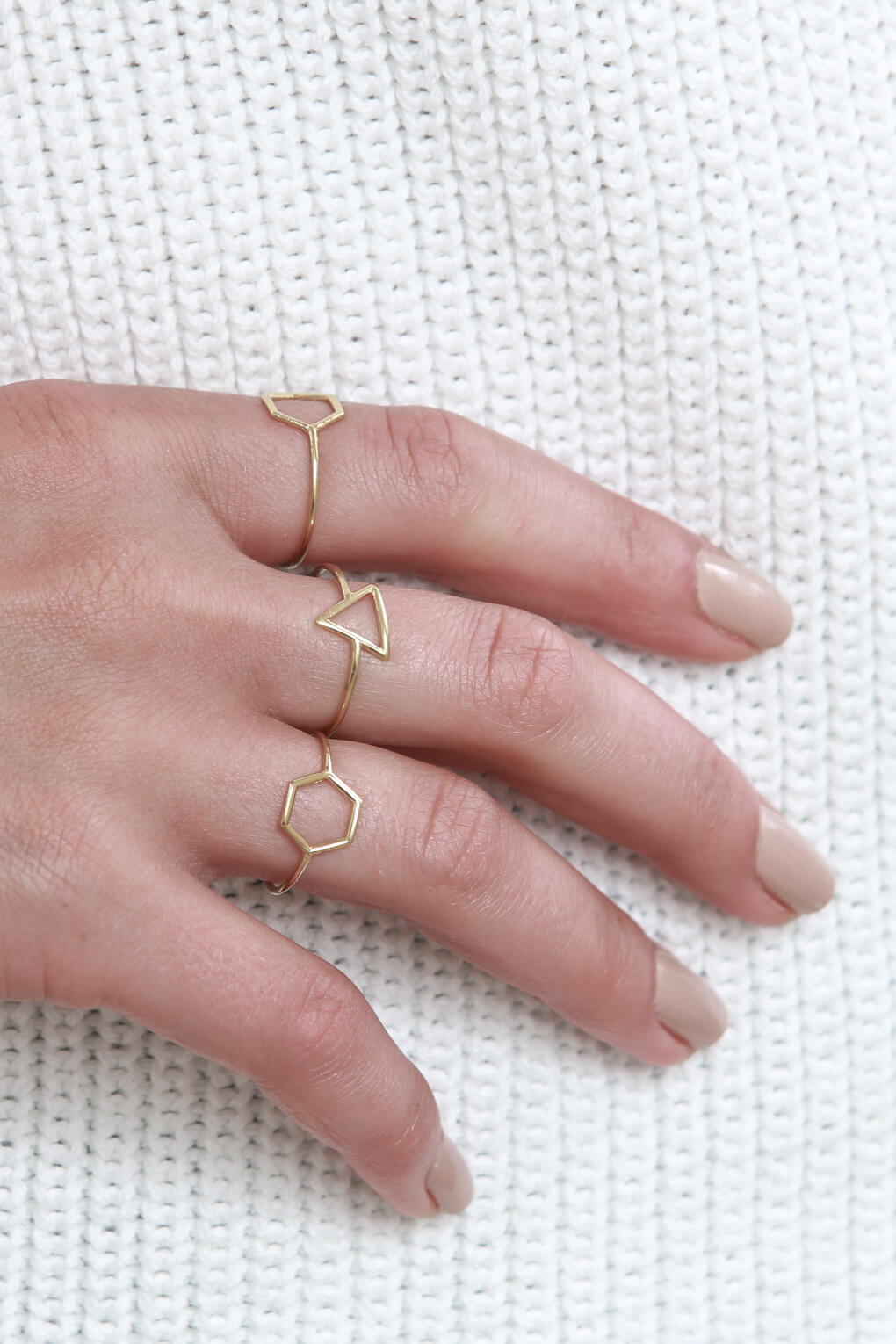 Hollow Triangle Ring 411132-1