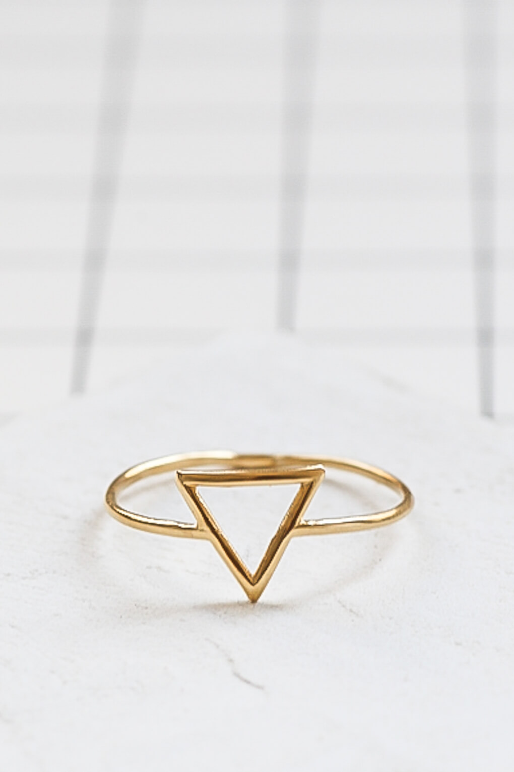 Hollow Triangle Ring 411132-6