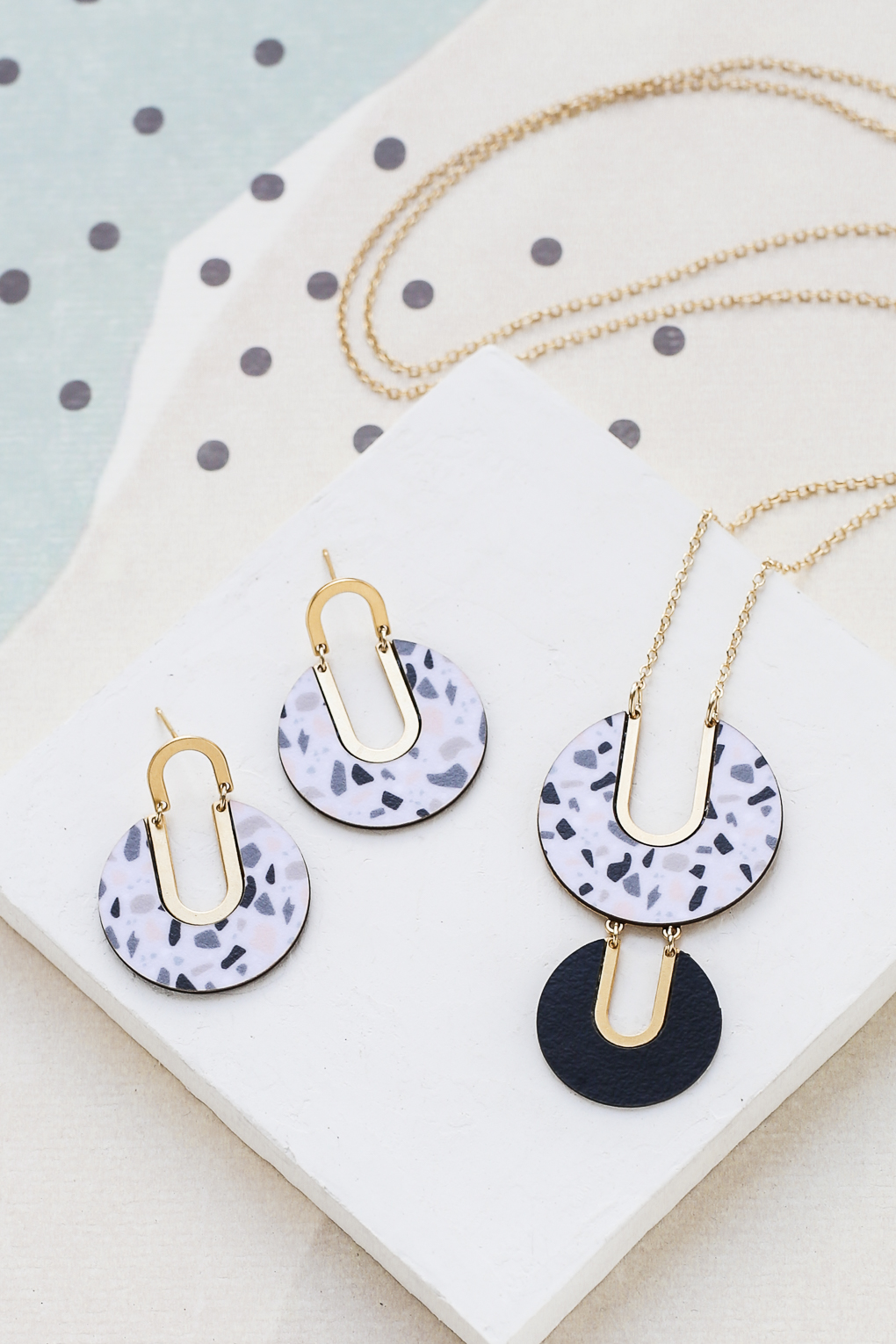 121152-Long Expo Necklace-8