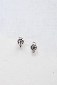 uno earrings