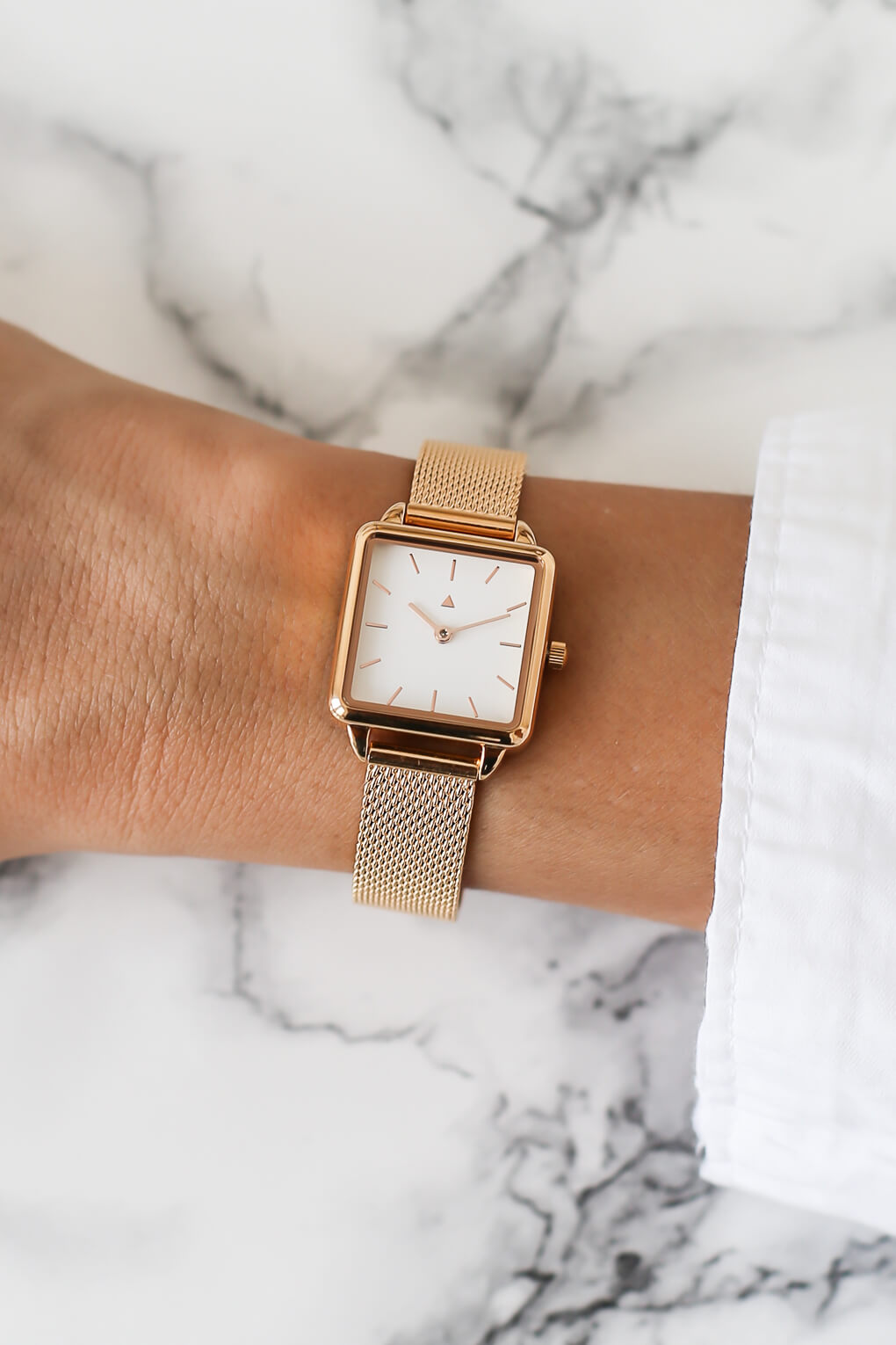 6120810-Rectangle watch in rose gold with a mesh strap-2