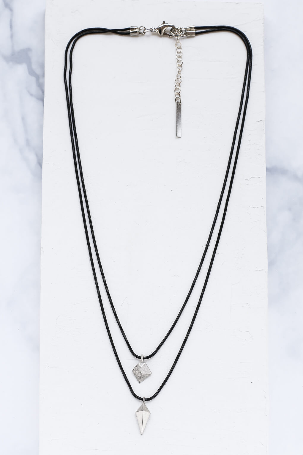 0122602-Noir Necklace-3